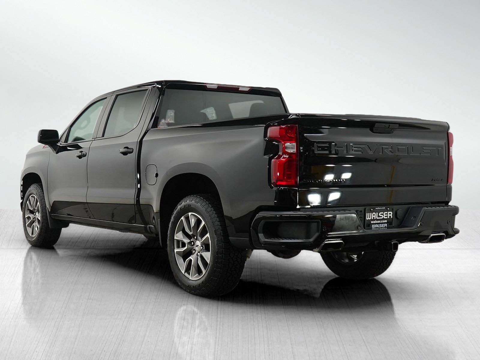 2022 Chevrolet Silverado 1500 RST photo 2