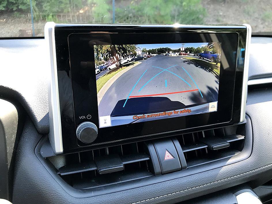 2023 Toyota RAV4 XLE photo 18