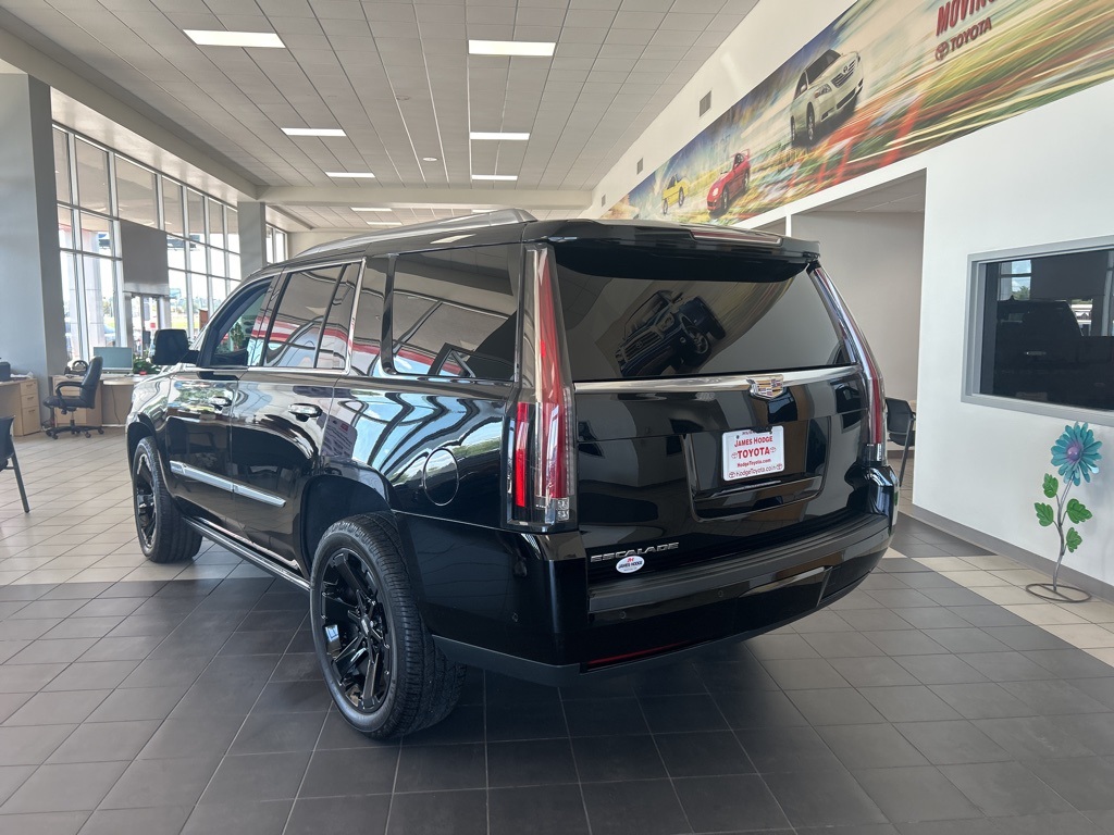 2020 Cadillac Escalade Premium Luxury photo 4