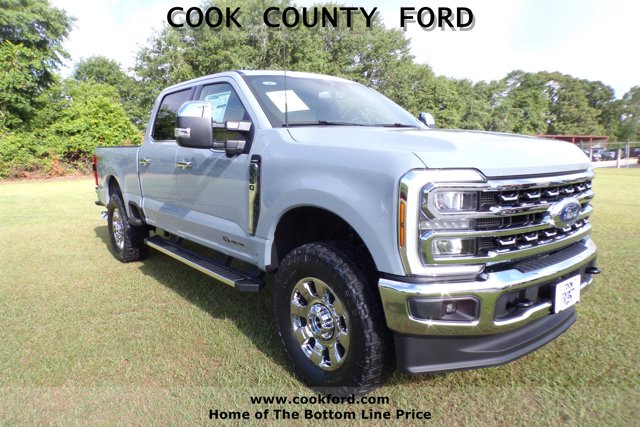 2025 Ford F-350 Super Duty Lariat's photo