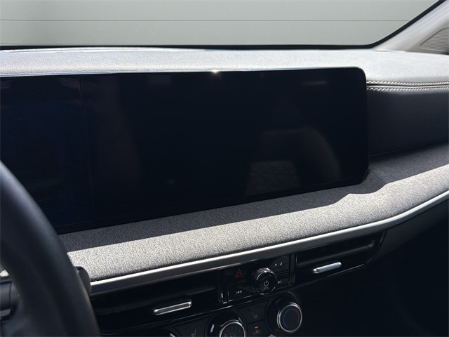 2025 Nissan Kicks SV photo 14