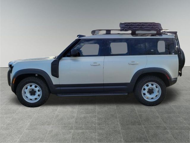 2024 Land Rover Defender 110 S photo 2