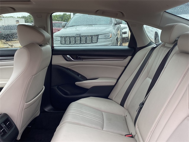 2019 Honda Accord Hybrid Touring photo 16