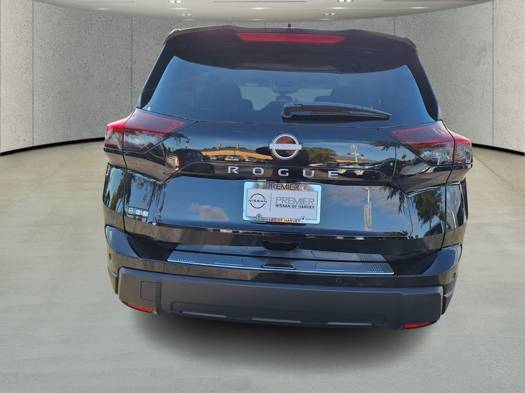 2026 Nissan Rogue SV photo 4