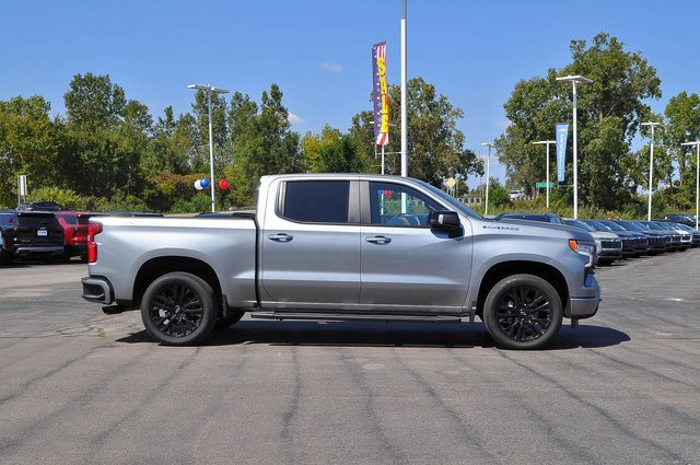 2025 Chevrolet Silverado 1500 RST photo 2