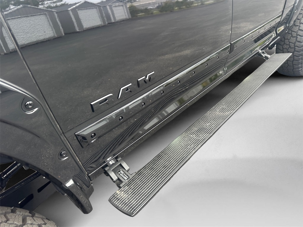 2025 Ram 2500 Laramie photo 17