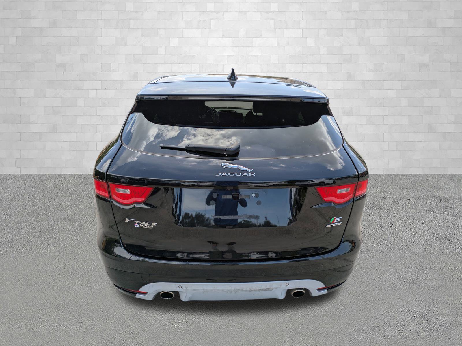 2017 Jaguar F-PACE S photo 3