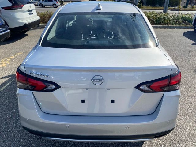 2025 Nissan Versa SV photo 4