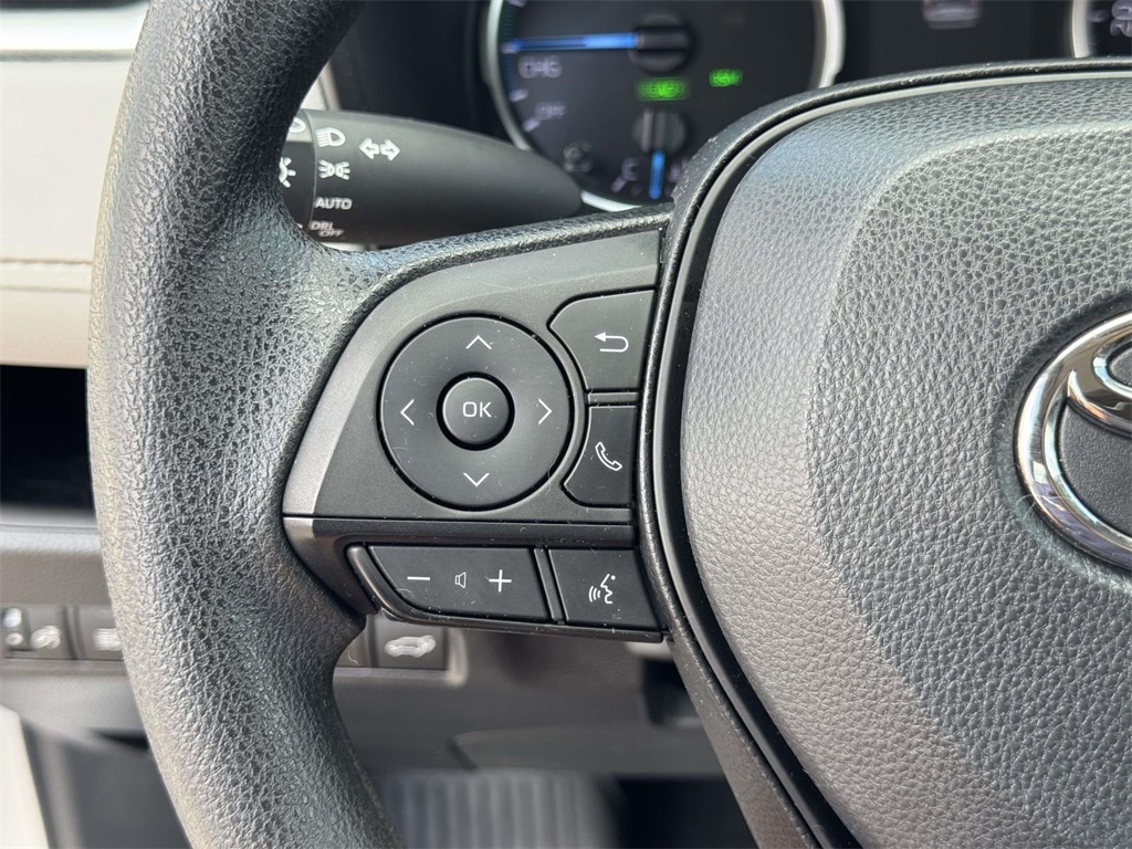 2022 Toyota RAV4 Hybrid XLE photo 18