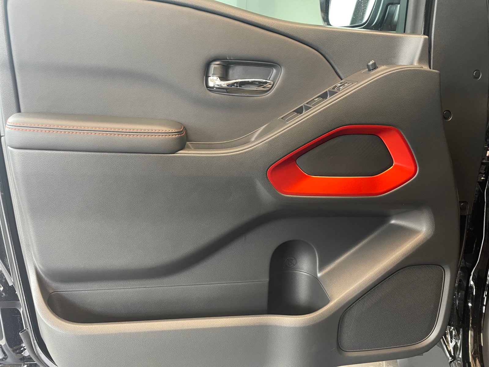 2025 Nissan Frontier PRO-X photo 16