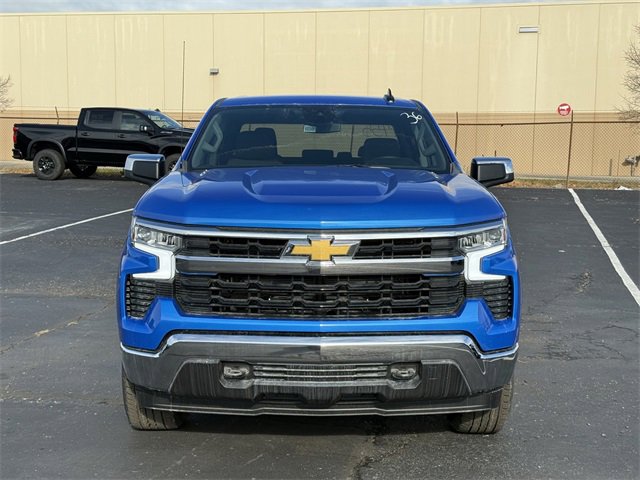 2026 Chevrolet Silverado 1500 LT photo 2