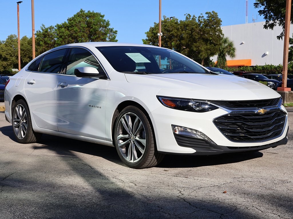 2023 Chevrolet Malibu 1LT photo 2