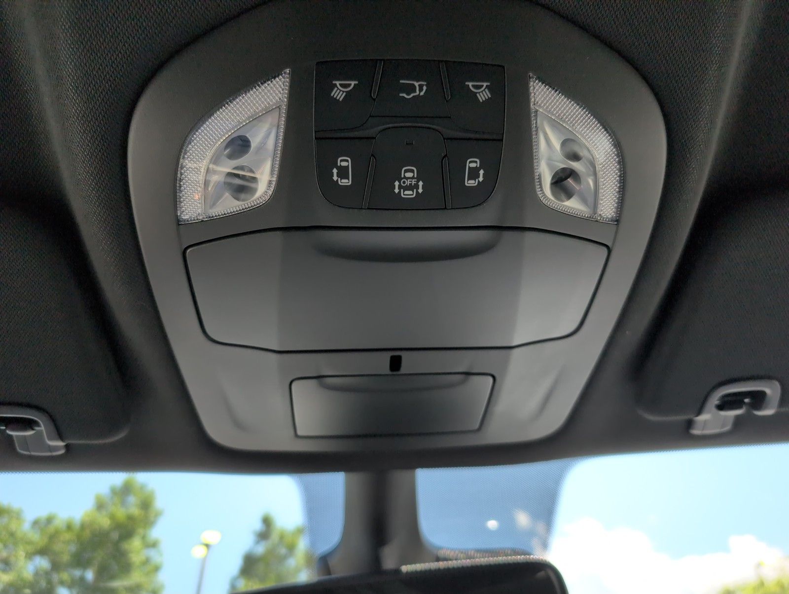 2025 Chrysler Voyager LX photo 24