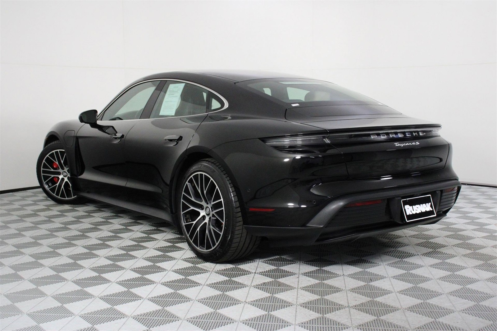 2022 Porsche Taycan 4S photo 3