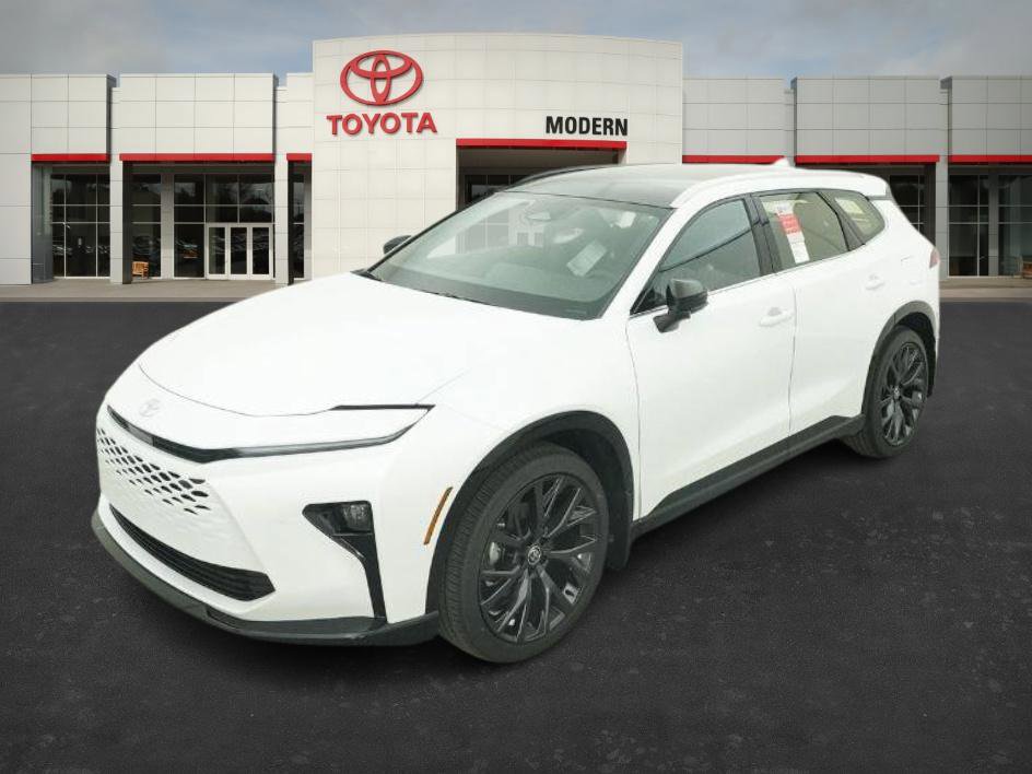 2025 Toyota Crown Signia Limited's photo