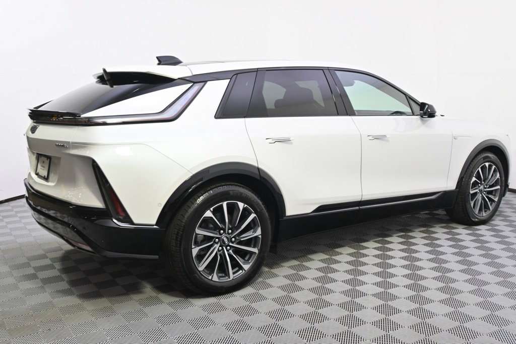 2025 Cadillac Lyriq Sport photo 7