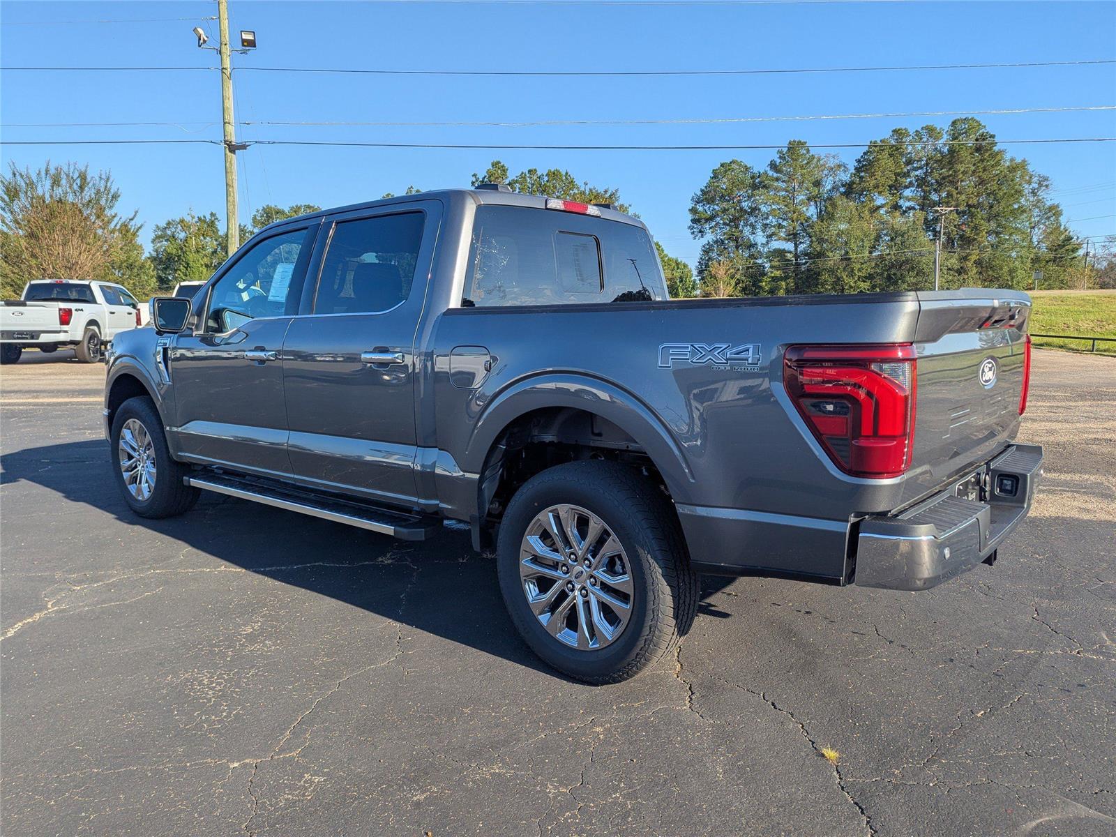 2025 Ford F-150 Lariat photo 3