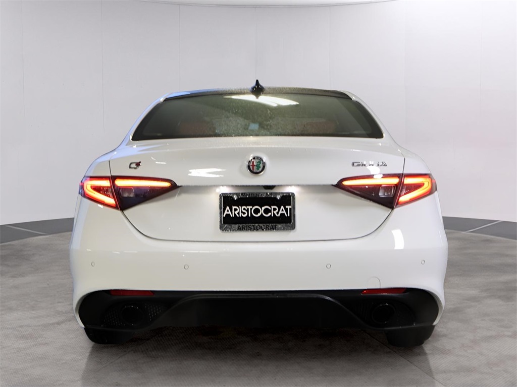 2025 Alfa Romeo Giulia Base photo 6