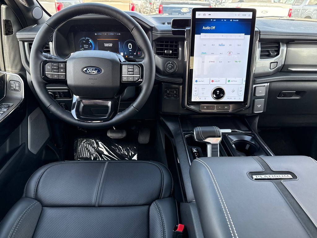 2025 Ford F-150 Lightning Platinum photo 3