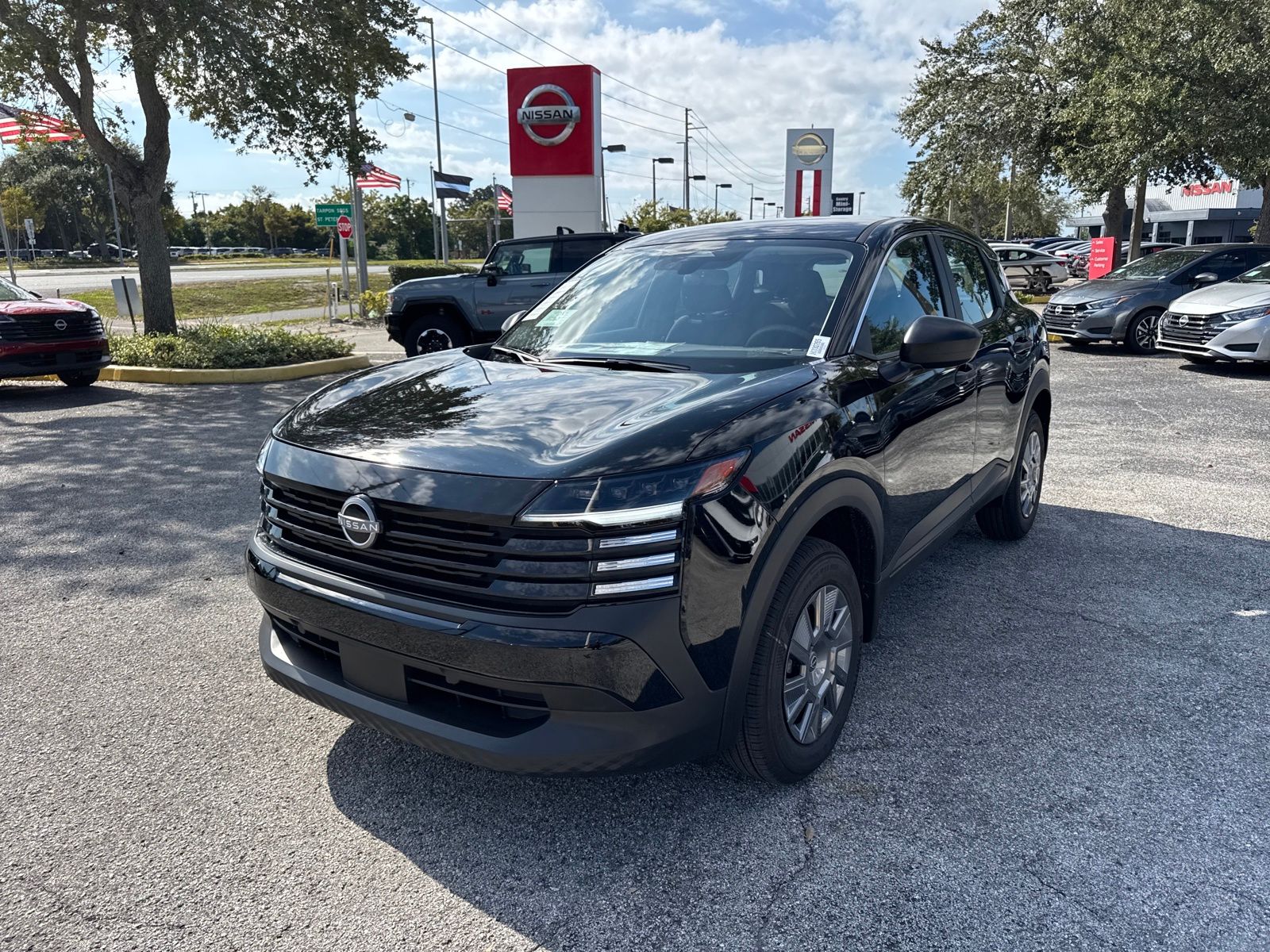 2026 Nissan Kicks S photo 2