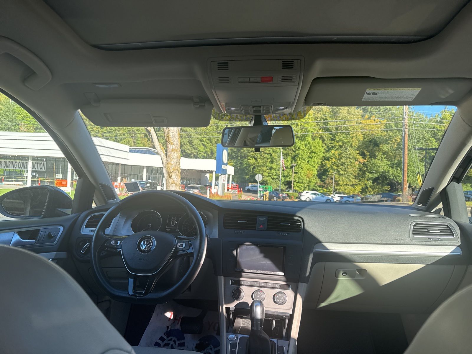 2015 Volkswagen Golf SportWagen SE photo 3