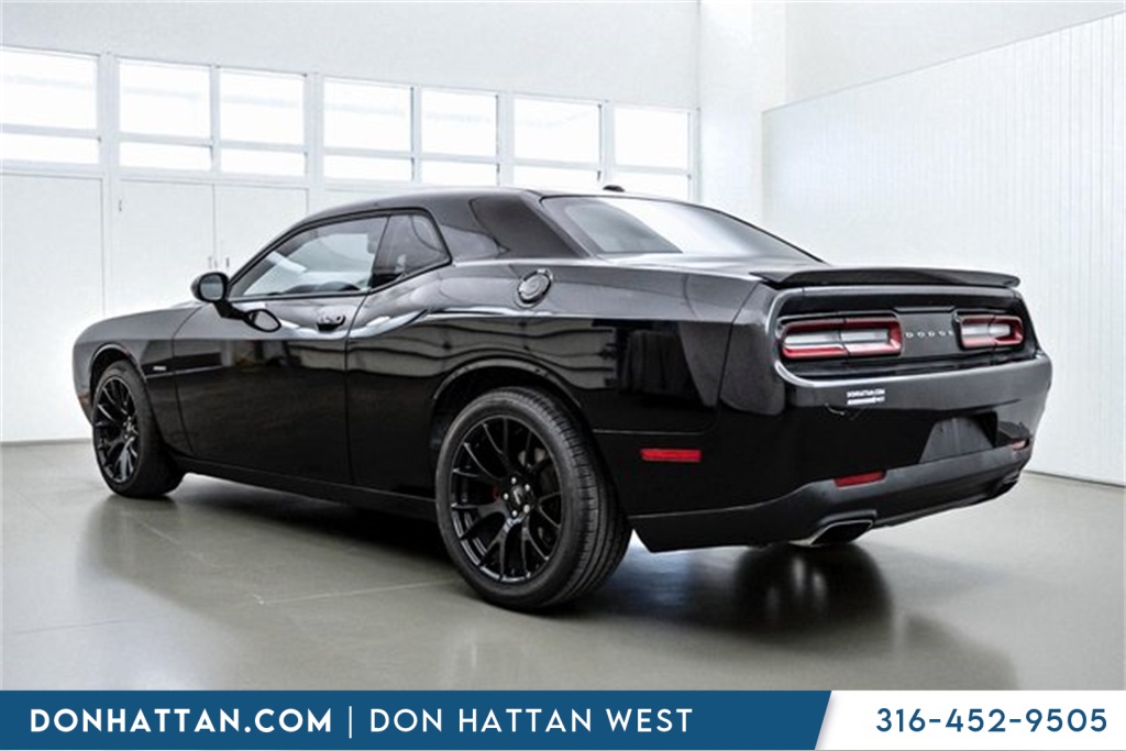 2015 Dodge Challenger R/T photo 25