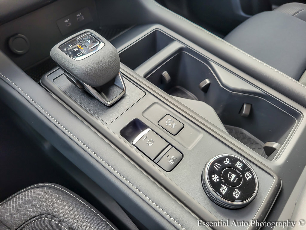 2025 Nissan Pathfinder S photo 16