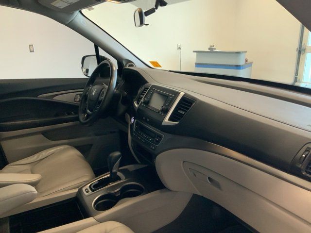 2019 Honda Ridgeline RTL photo 32
