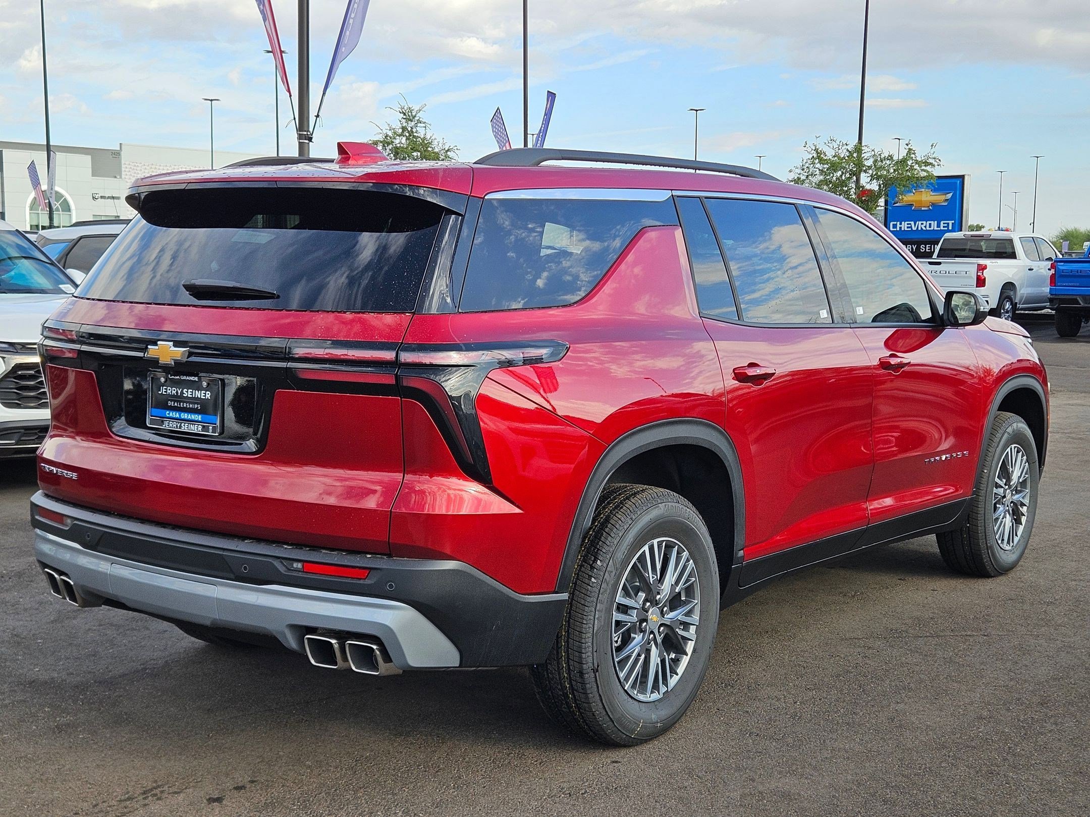 2025 Chevrolet Traverse photo 4
