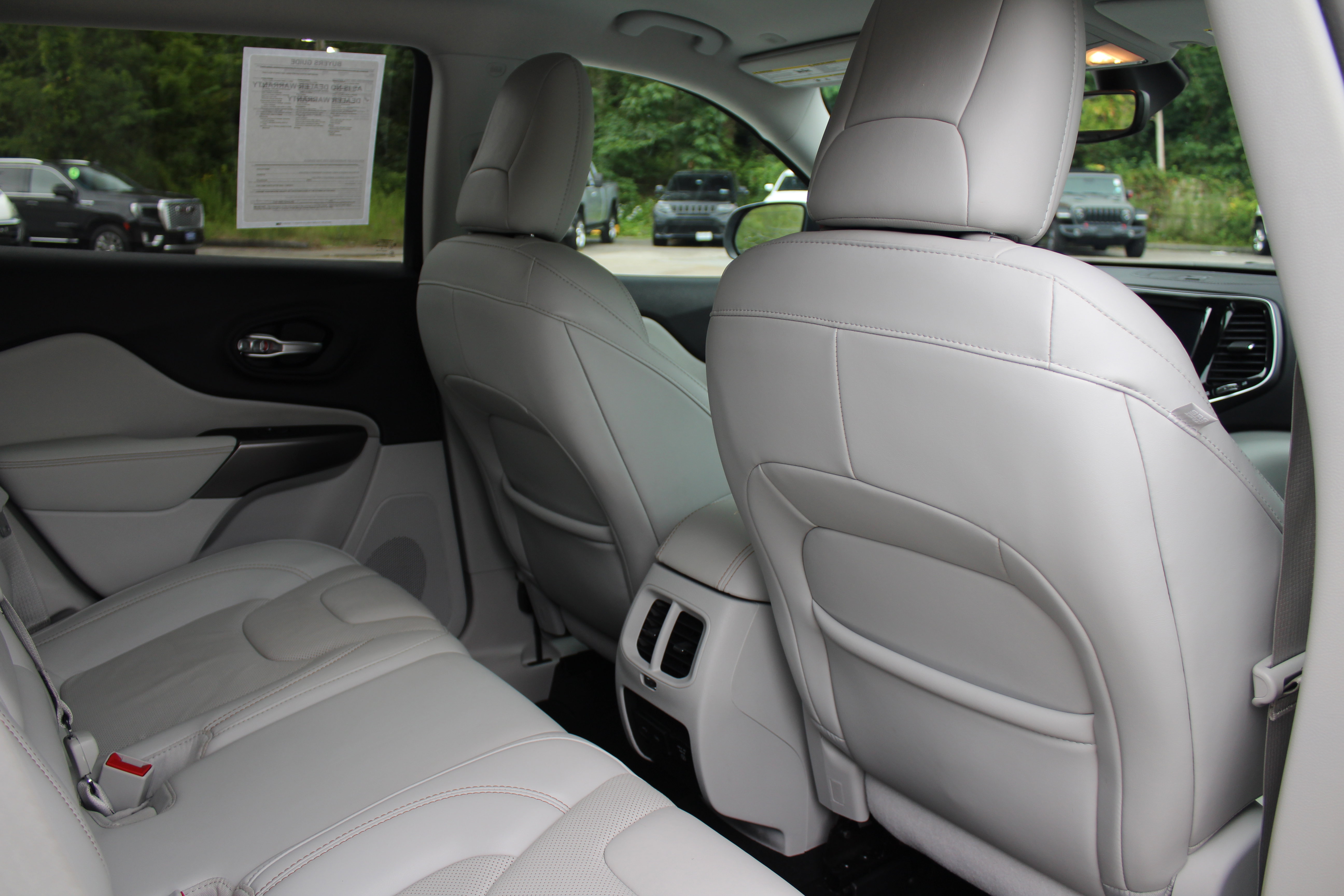 2020 Jeep Cherokee Limited photo 2