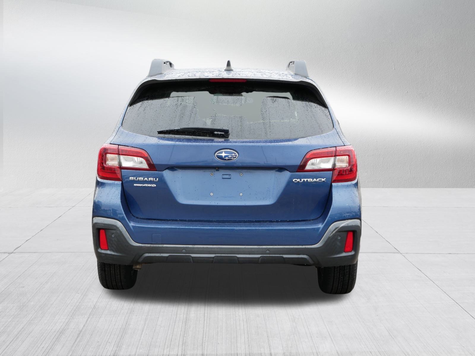 2019 Subaru Outback Limited photo 3