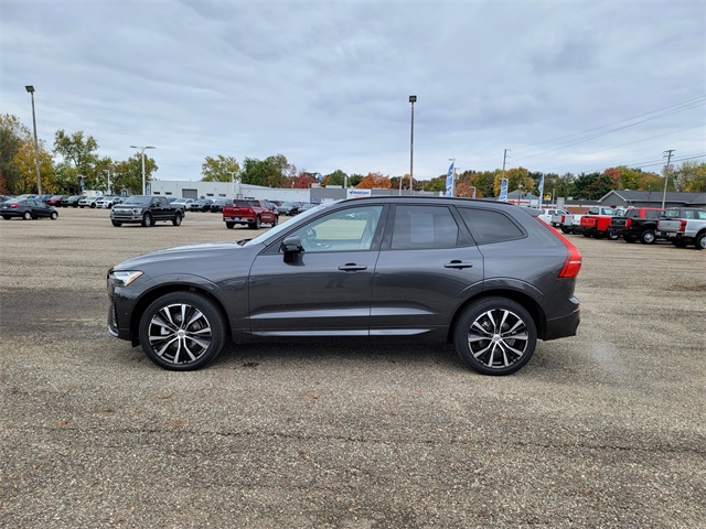 2024 Volvo XC60 B5 Ultimate photo 4