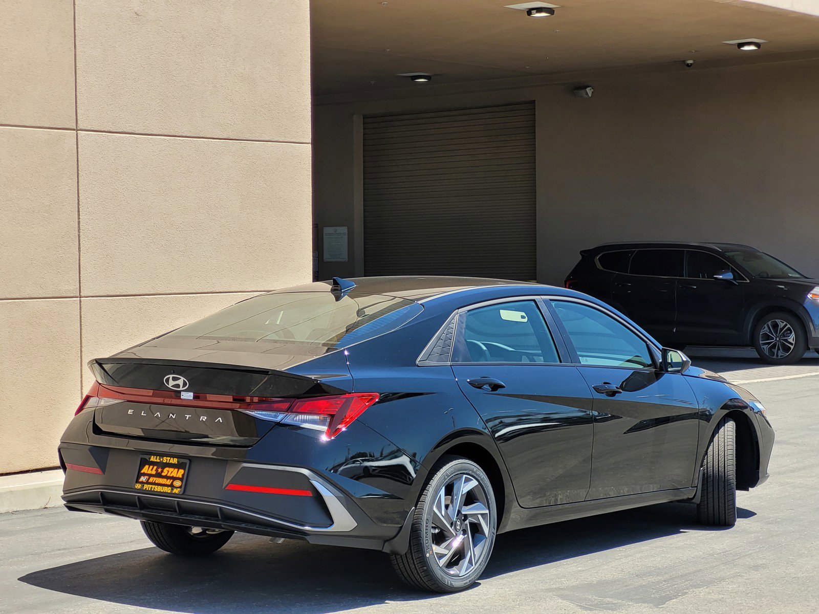 2025 Hyundai Elantra SEL Sport photo 3