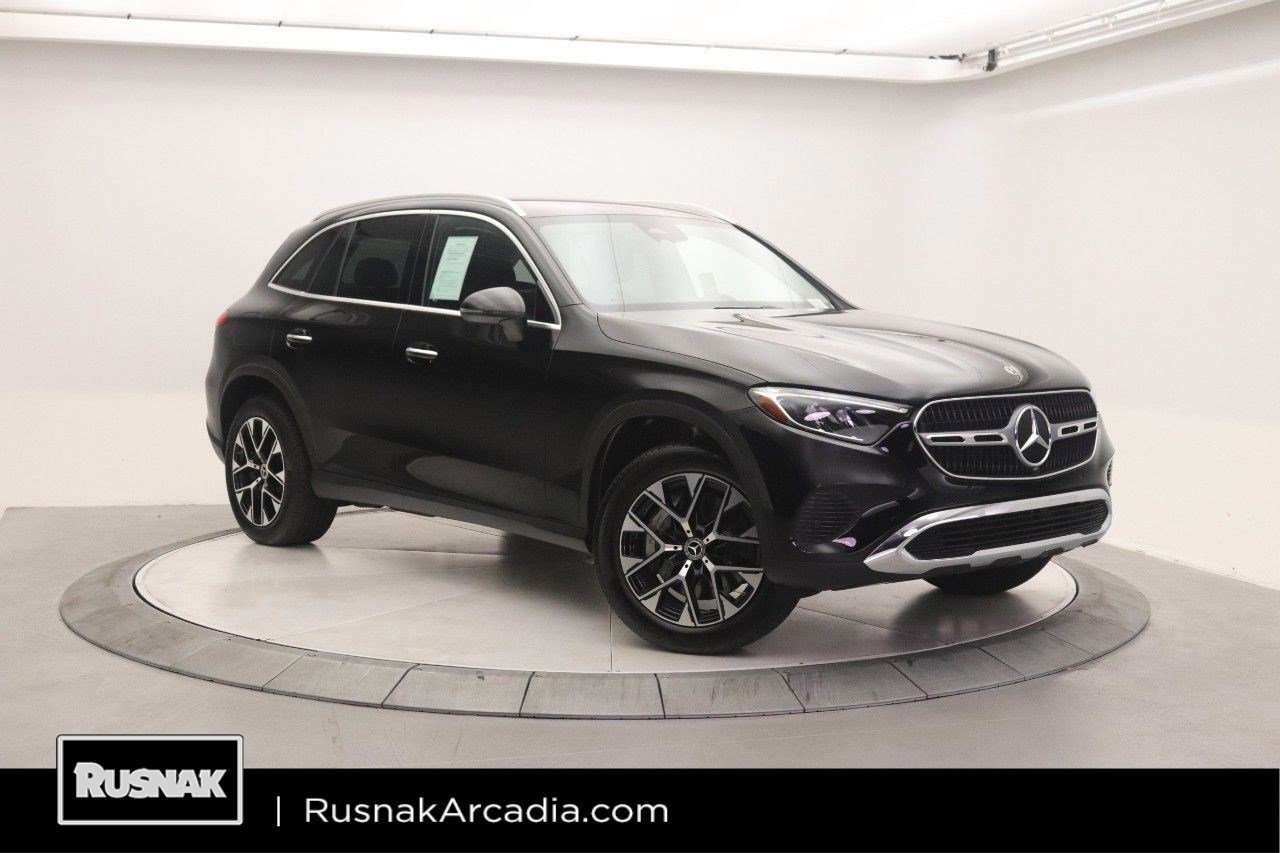 2025 Mercedes-Benz GLC Base's photo