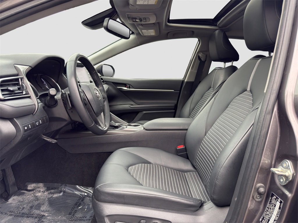 2021 Toyota Camry SE photo 7