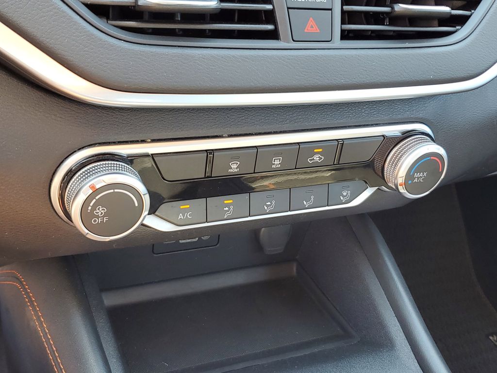 2022 Nissan Altima 2.5 SR photo 23