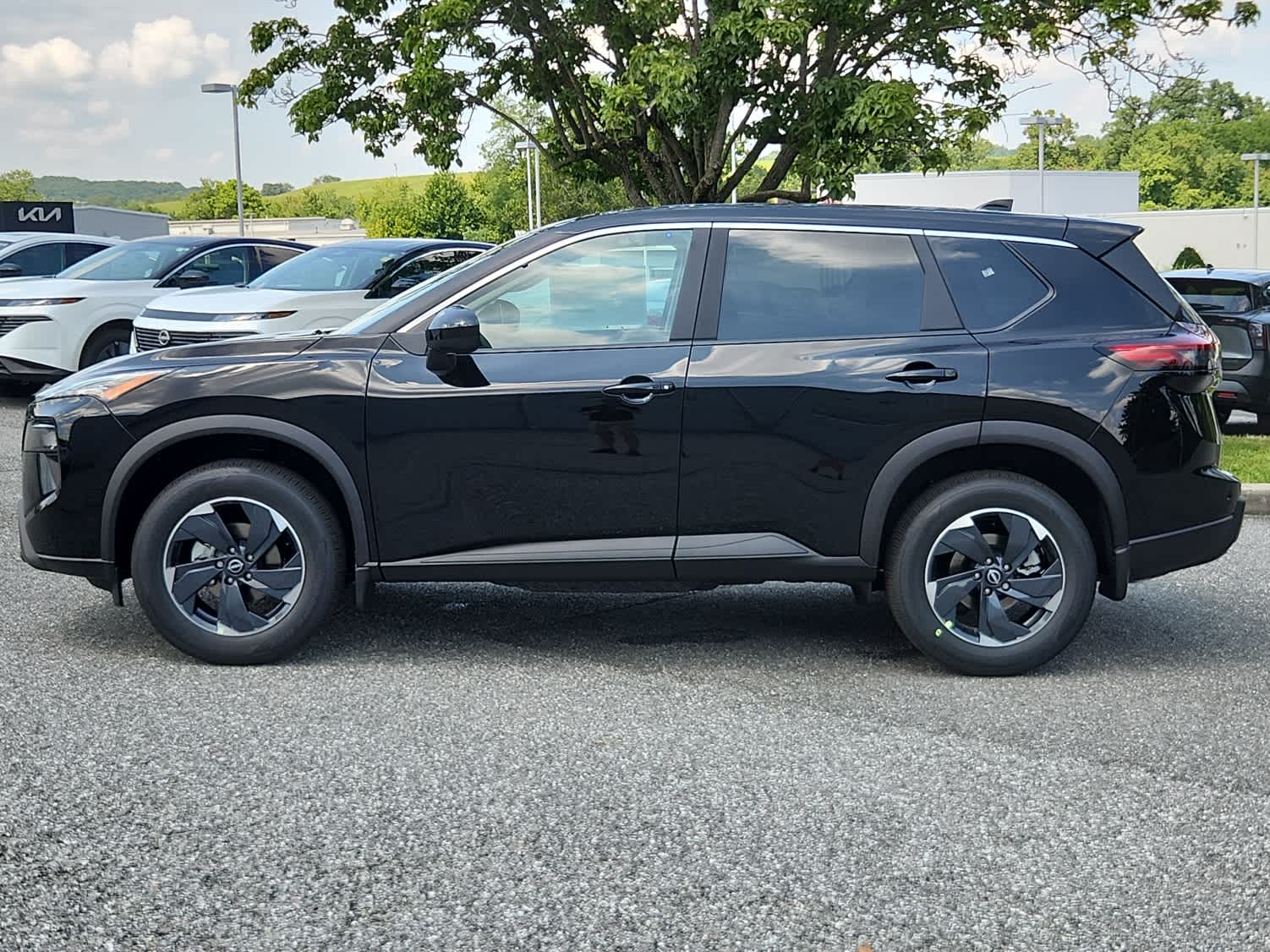 2026 Nissan Rogue SV photo 5