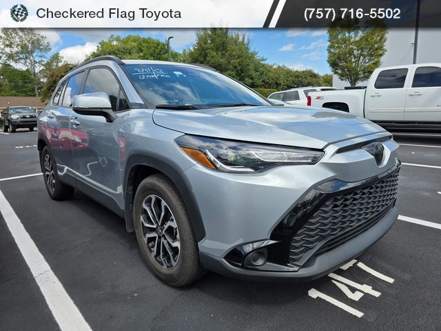 2023 Toyota Corolla Cross Hybrid SE photo 3