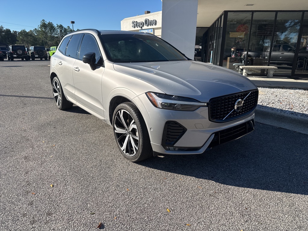 2023 Volvo XC60 Ultimate's photo