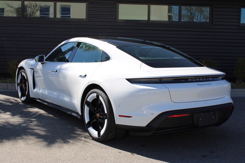 2025 Porsche Taycan 4S photo 3