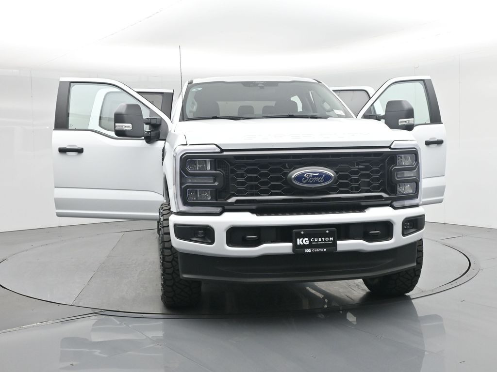 2025 Ford F-250 photo 26