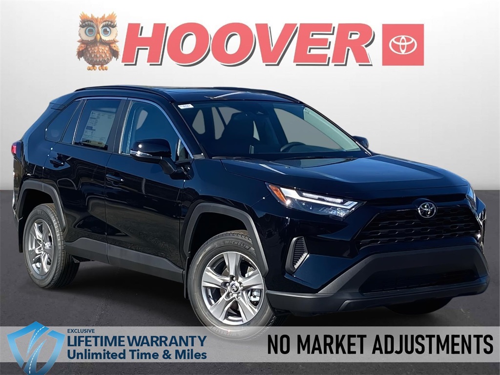 2025 Toyota RAV4 XLE's photo