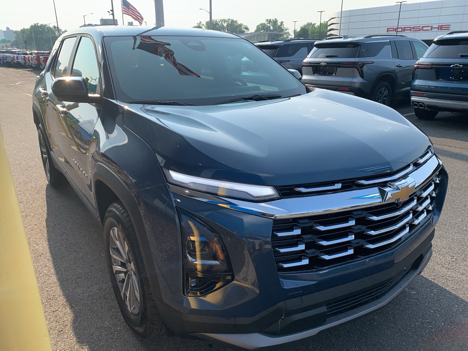 2026 Chevrolet Equinox LT photo 2