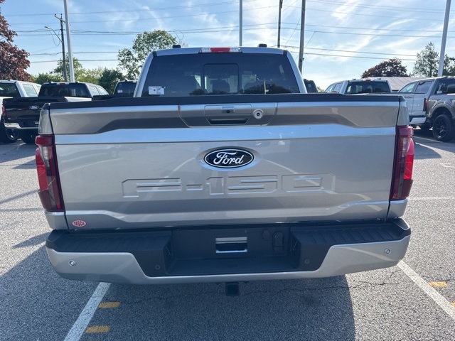 2025 Ford F-150 XLT photo 4