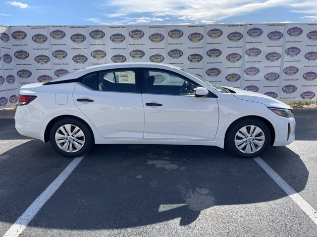 2025 Nissan Sentra S's photo
