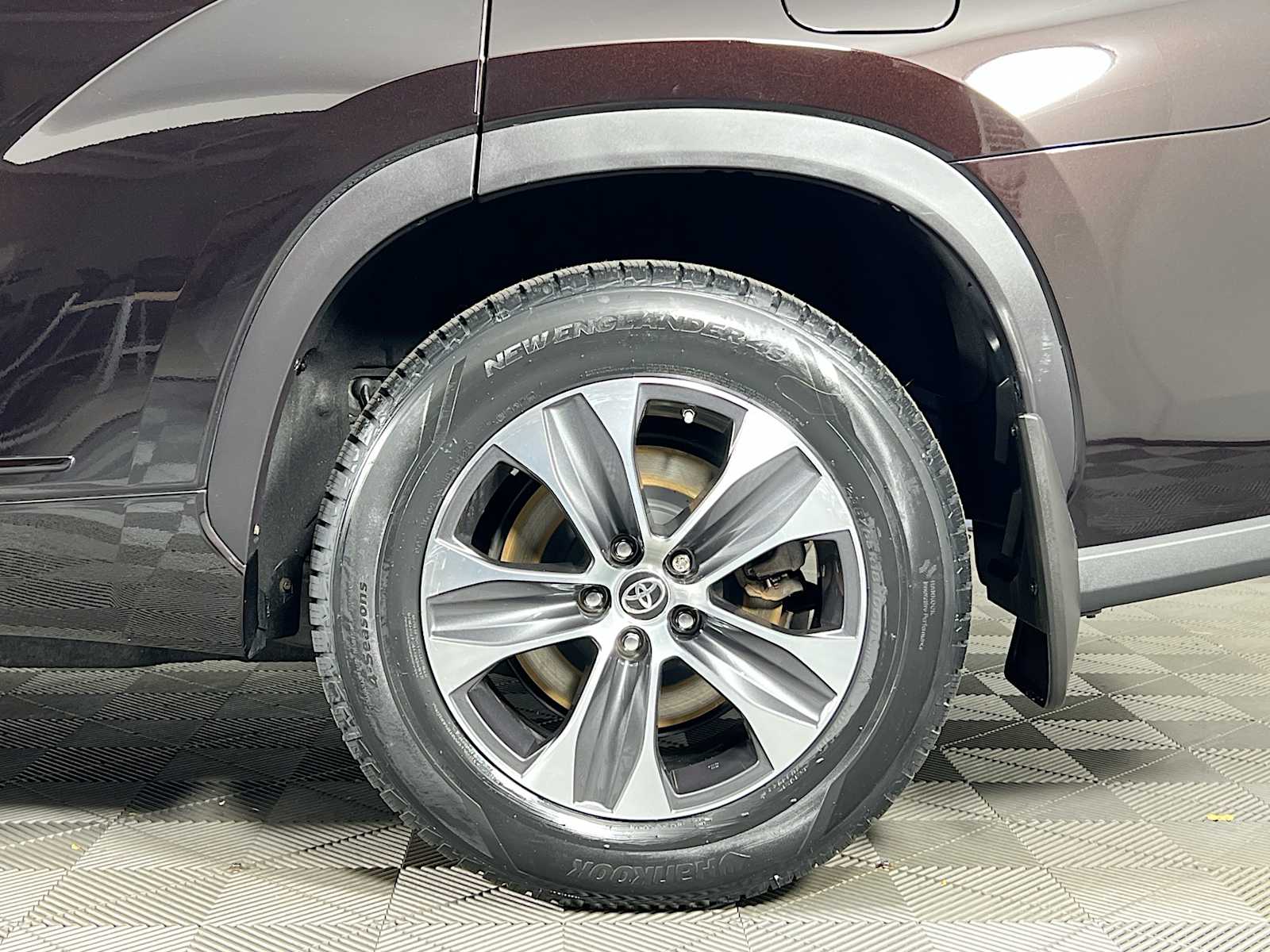 2021 Toyota Highlander XLE photo 24