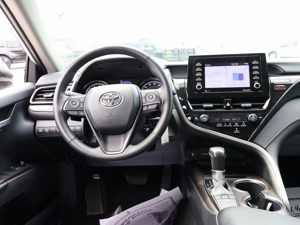 2024 Toyota Camry SE photo 18