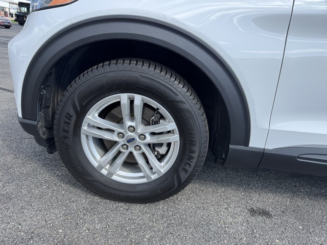 2023 Ford Explorer Base photo 14