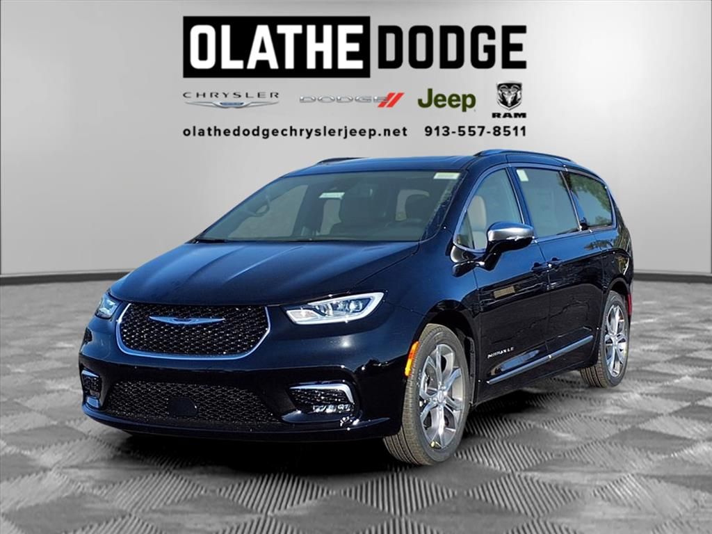 2026 Chrysler Pacifica Pinnacle's photo
