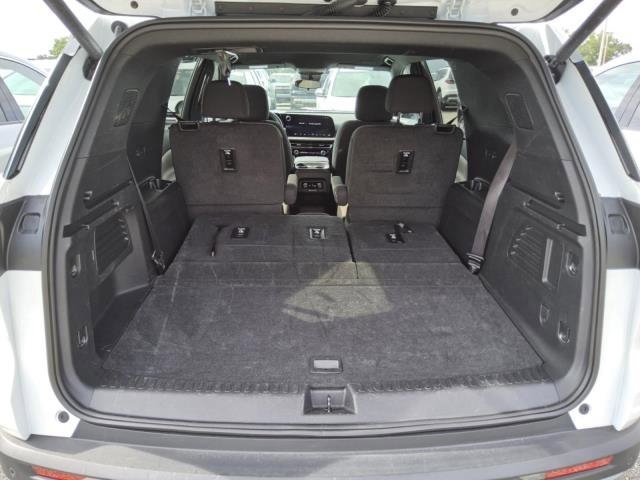 2025 Chevrolet Traverse photo 6